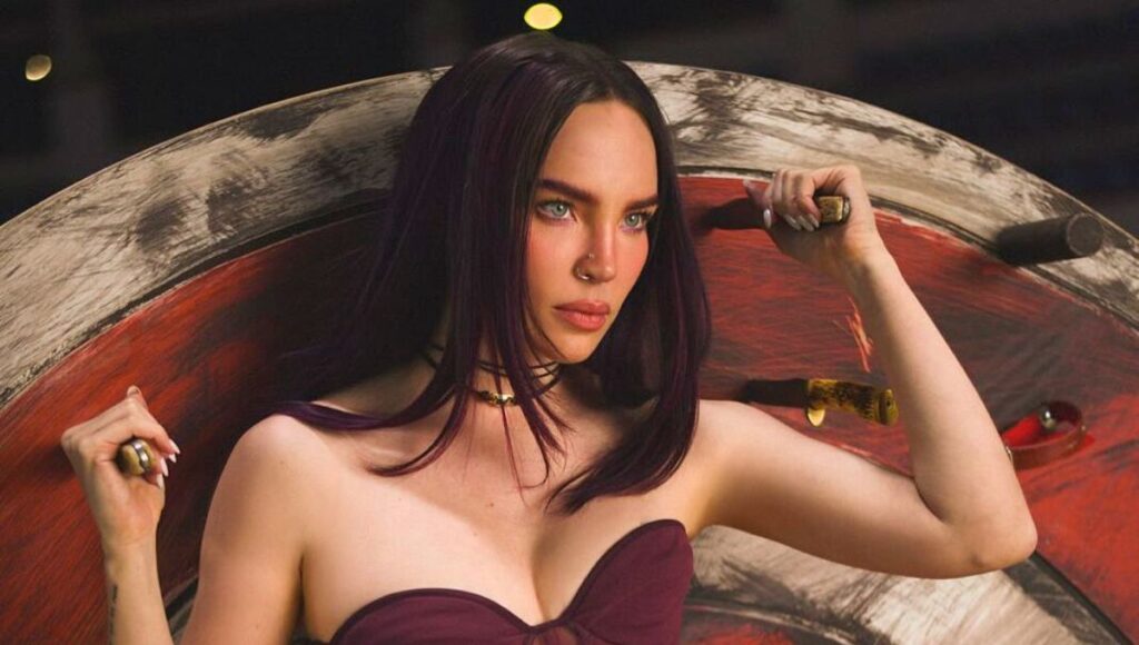 Belinda estrena nuevo look, el cabello en color borgoña