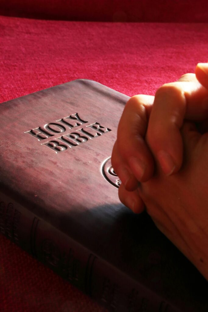 qué versículos de la biblia leer cuando estas enojado