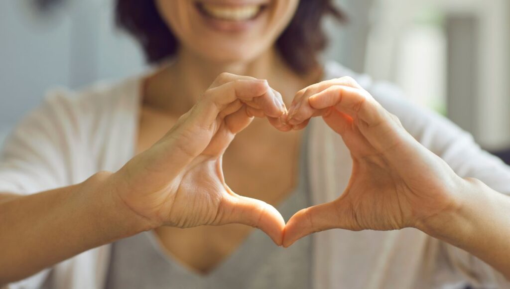 Qué frases de jueves puedo enviar para desear un feliz día