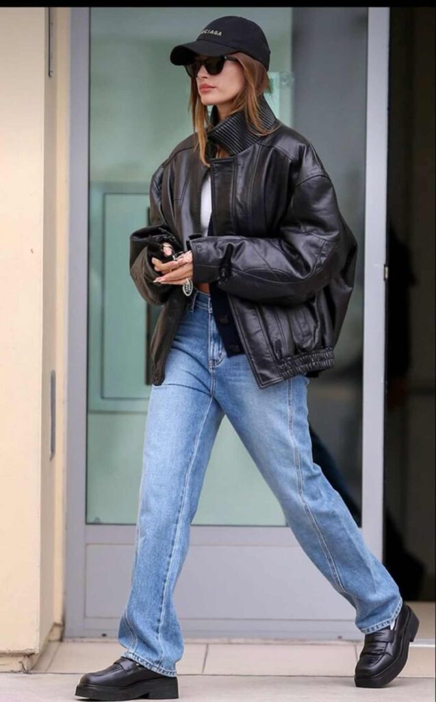 Cómo es el street style de Hailey Bieber