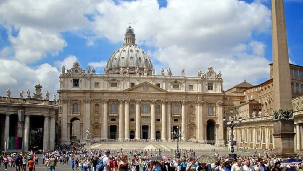 Cuáles son las reglas de vestimenta del Vaticano