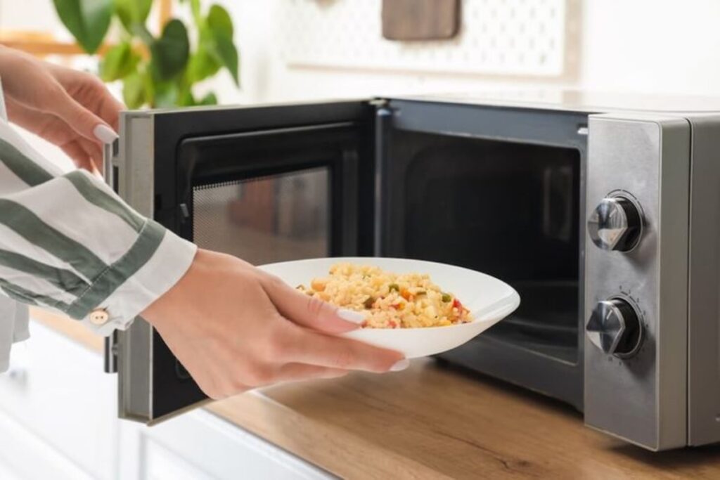 Qué alimentos se pueden cocinar en el microondas