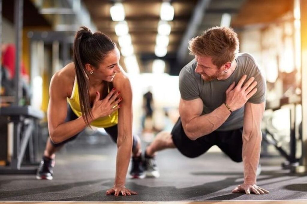 Las parejas van juntas al gimnasio