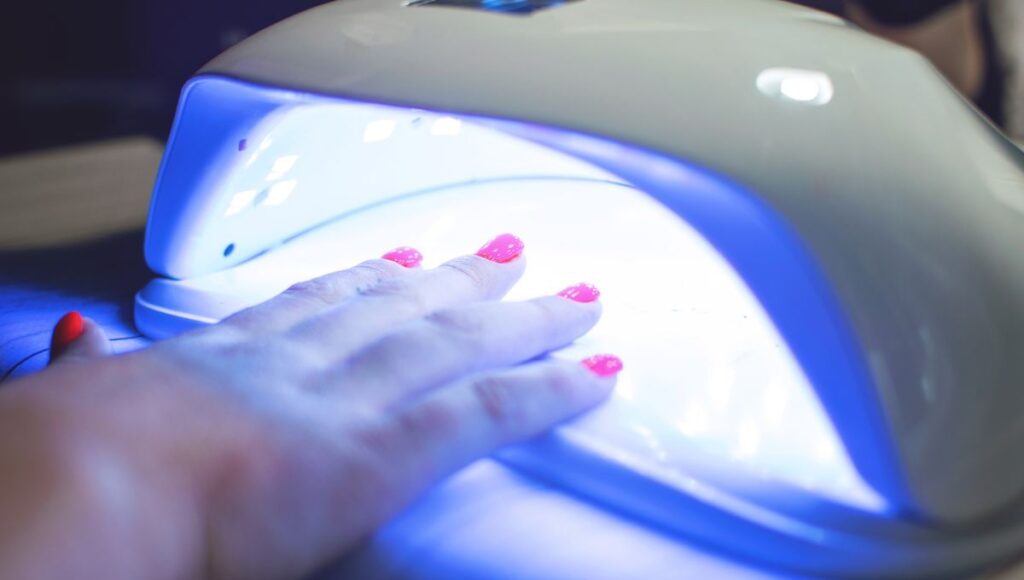 ¿son dañinas las lámparas de uñas?
