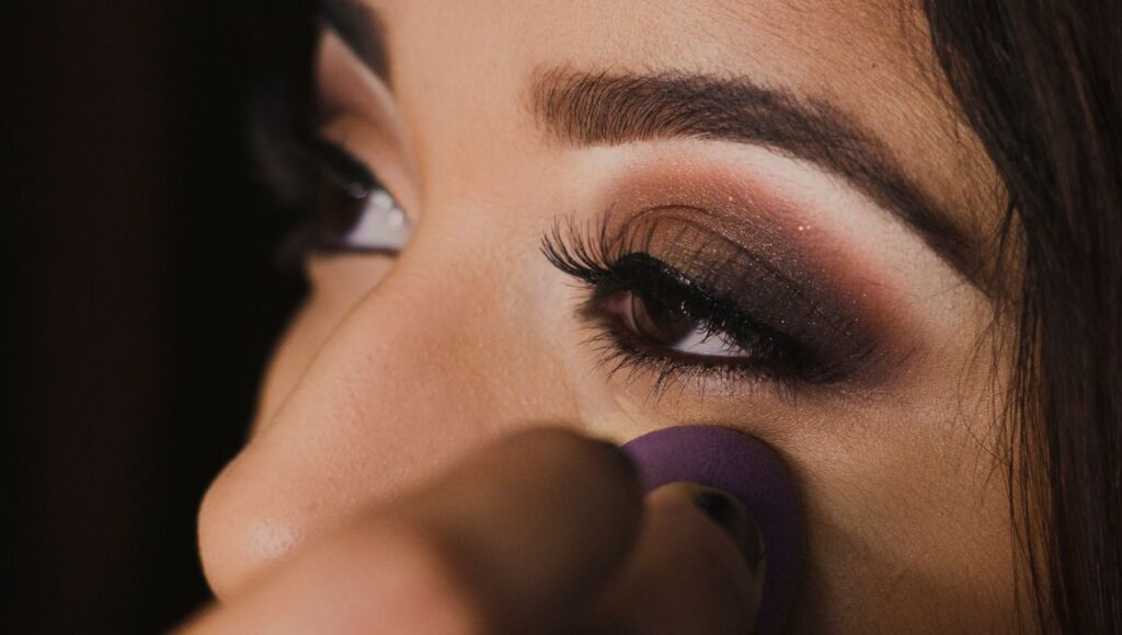 maquillaje de moda en tonos cafés