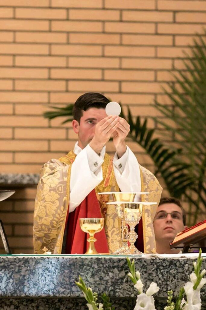 Cómo se saludan las personas religiosas