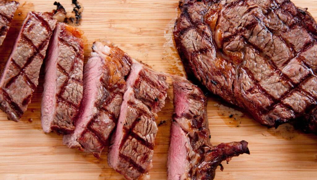 Las razones por las que comer carne roja aumenta el riesgo de tener cáncer