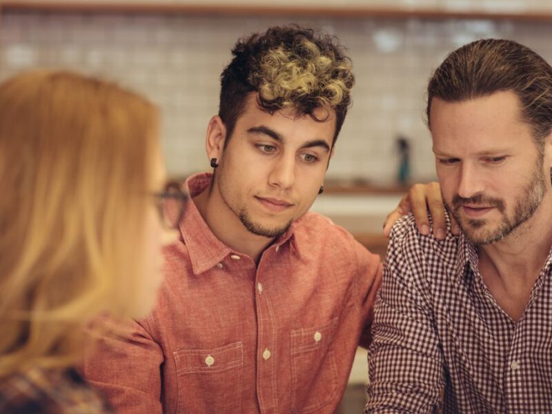 Consejos para decirle a tus padres que eres gay y te gustan los hombres