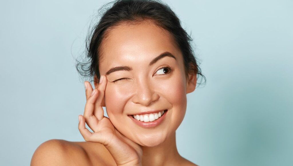 Consejos para dormir bien y evitar la asimetría facial