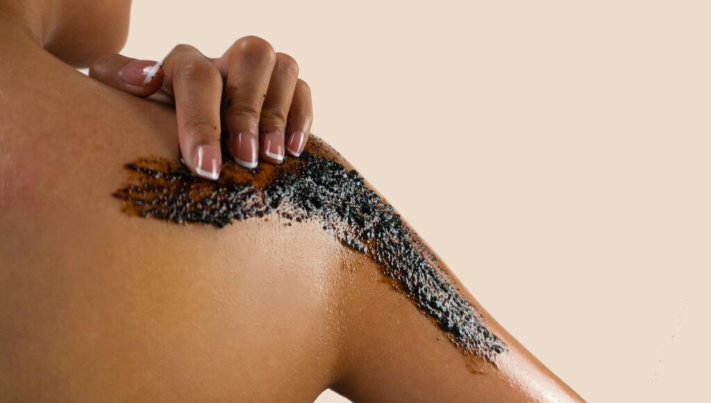 El exfoliante de crema Nivea con café para mantener el cuidado de la piel