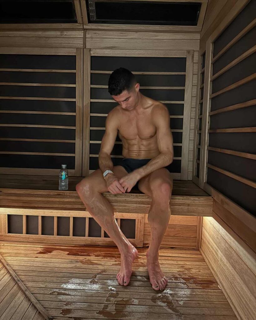 Por qué Cristiano Ronaldo usa esmalte negro