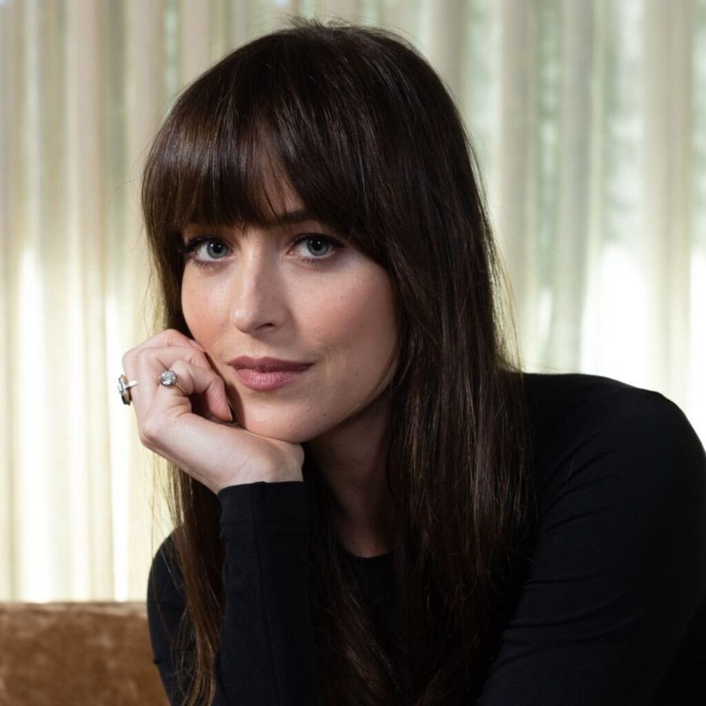 La técnica de Dakota Johnson para tener pestañas largas