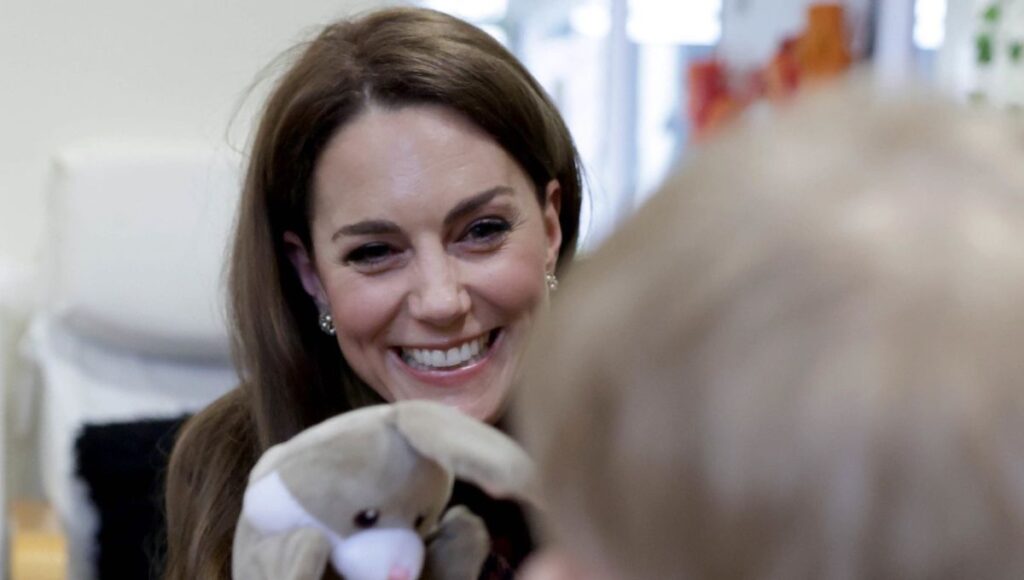 Así es como Kate Middleton consigue unos labios grandes con un truco de delineado