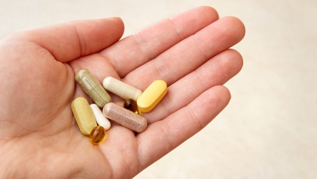 El mejor horario para tomar tus vitaminas y que sean efectivas