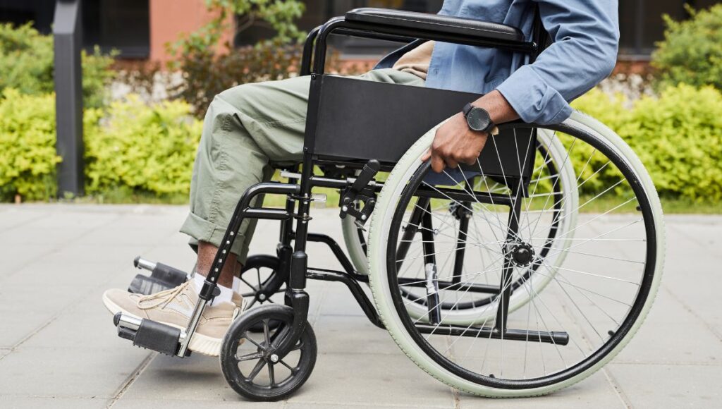 Servir para el Bienestar es el programa social para tener una silla de ruedas gratis