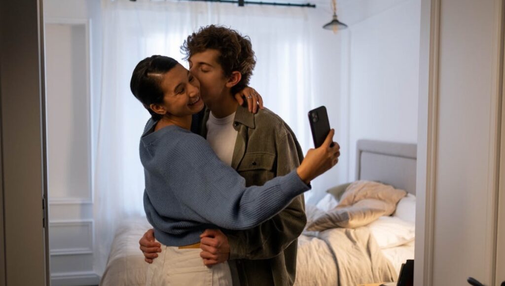 que hacer si pareja todo el tiempo en su celular está