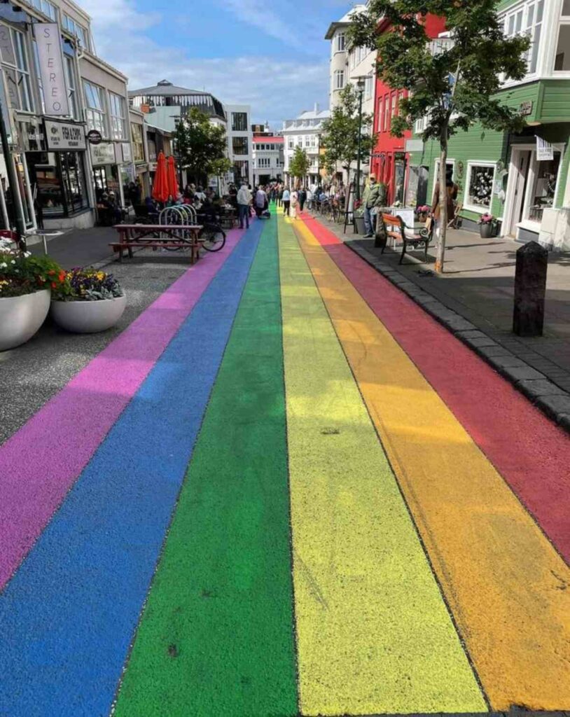 Qué significado tienen los colores de la bandera LGBT+