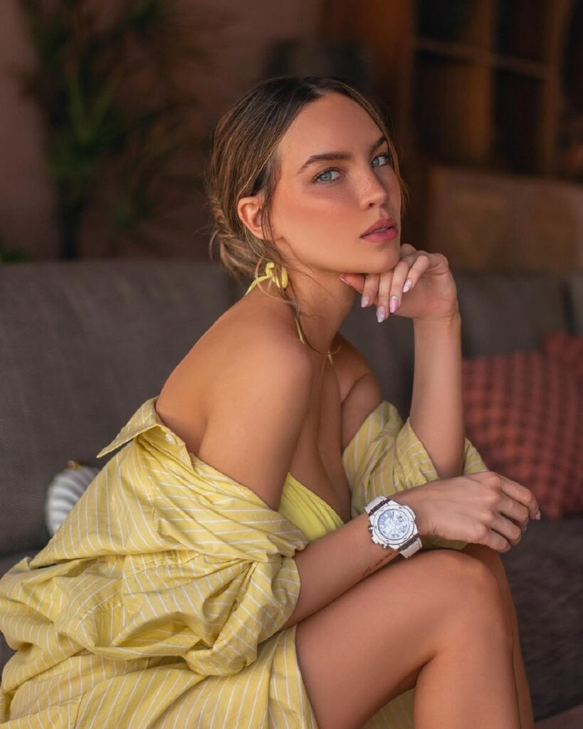 Belinda uñas con flores del verano