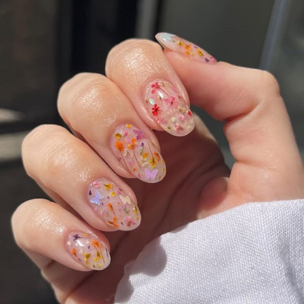diseño de uñas con flores secas