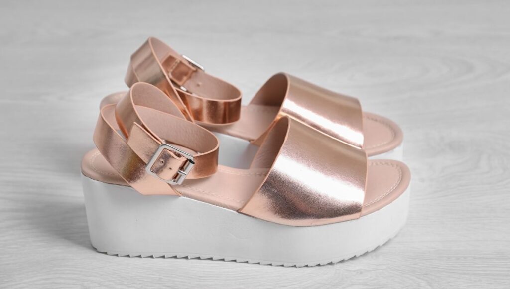 Qué zapatos usar con un vestido casual