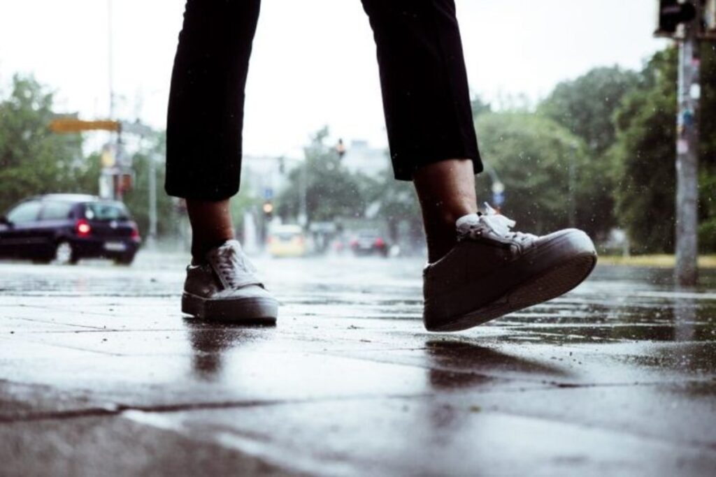 Cuáles son los cubre zapatos para la lluvia