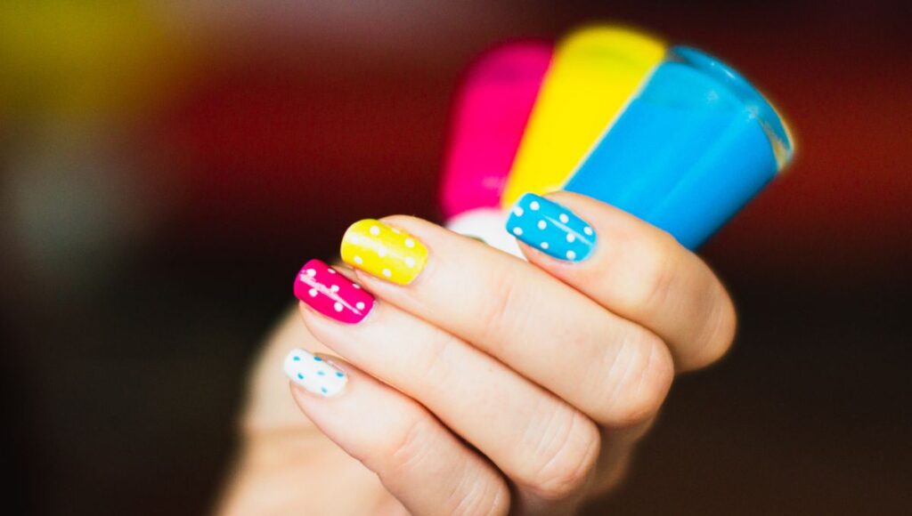 cuando quitar el esmalte de uñas