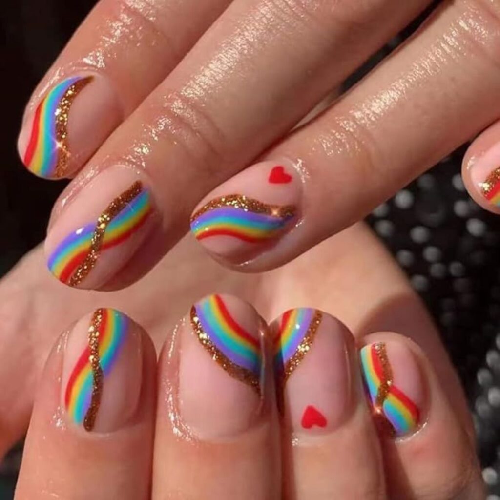 Diseños de uñas arcoíris para celebrar el mes del orgullo con un toque de color