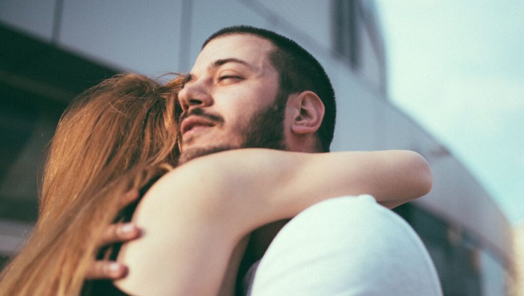 que significa que un hombre se enamore primero
