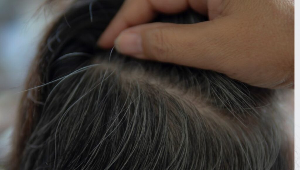 ¿Qué hacer con las primeras canas del cabello?
