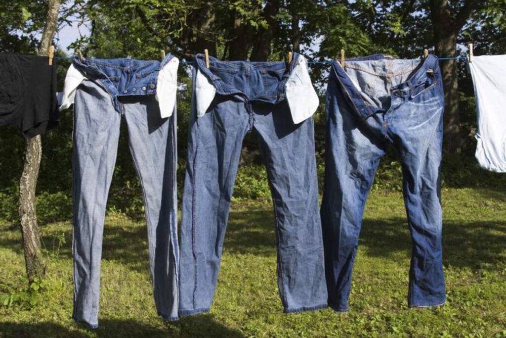 Cómo lavar los pantalones de mezclilla