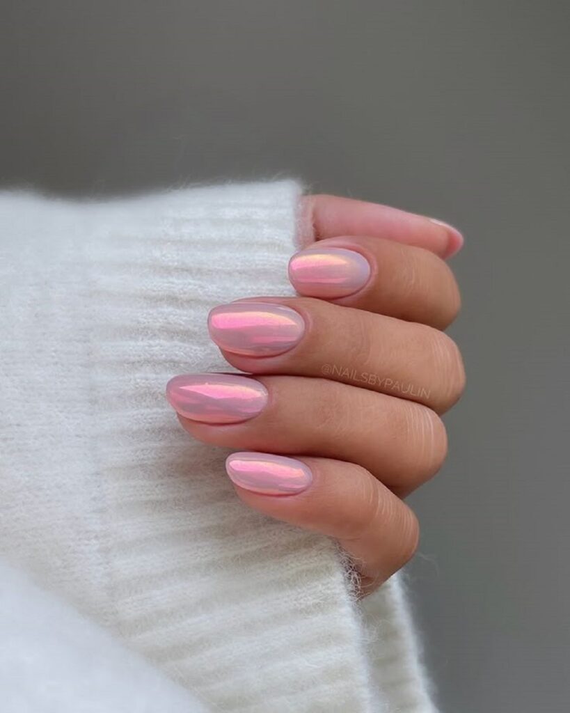 Diseños elegantes de uñas cortas aurora