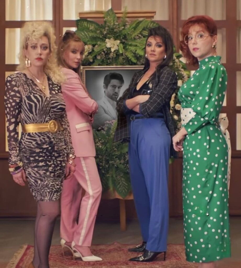 Atuendos de Belinda en el papel de Daniela