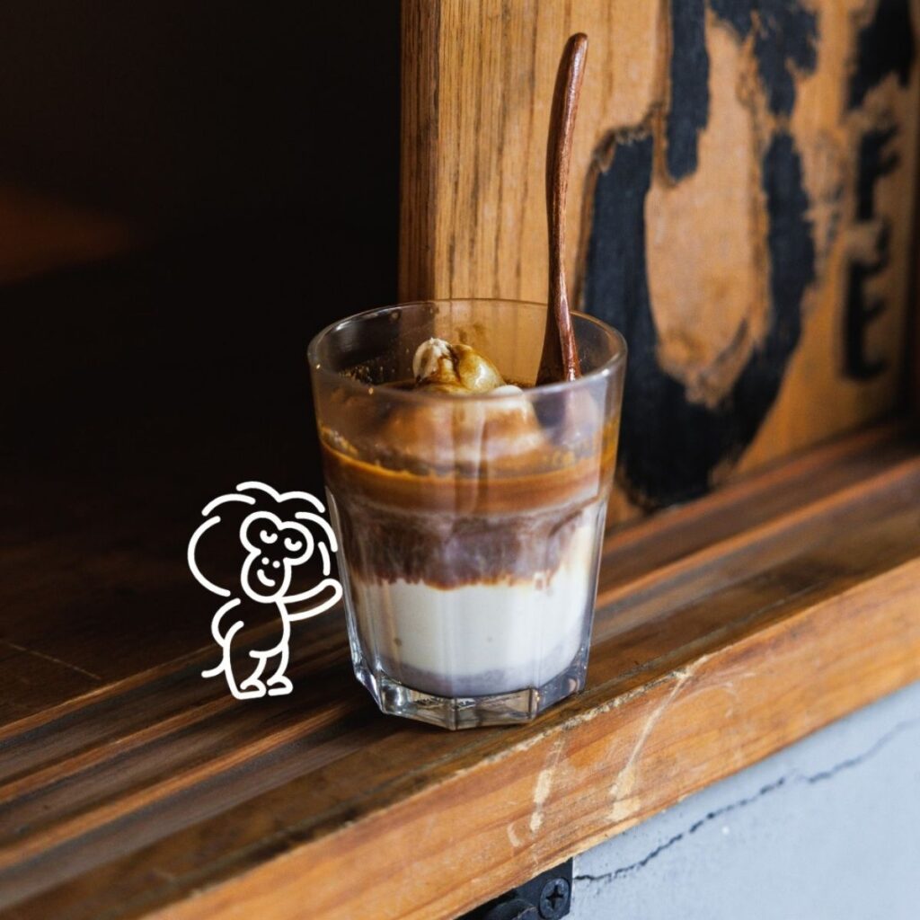 Conoce estas 3 cafeterías japonesas para que te sientas como en Japón, rodeado de café y ricos platillos nipones. 