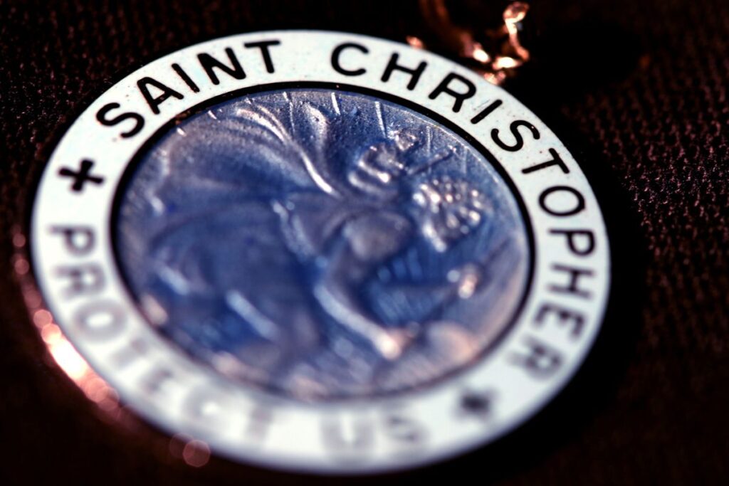 dije cadena de san cristobal 