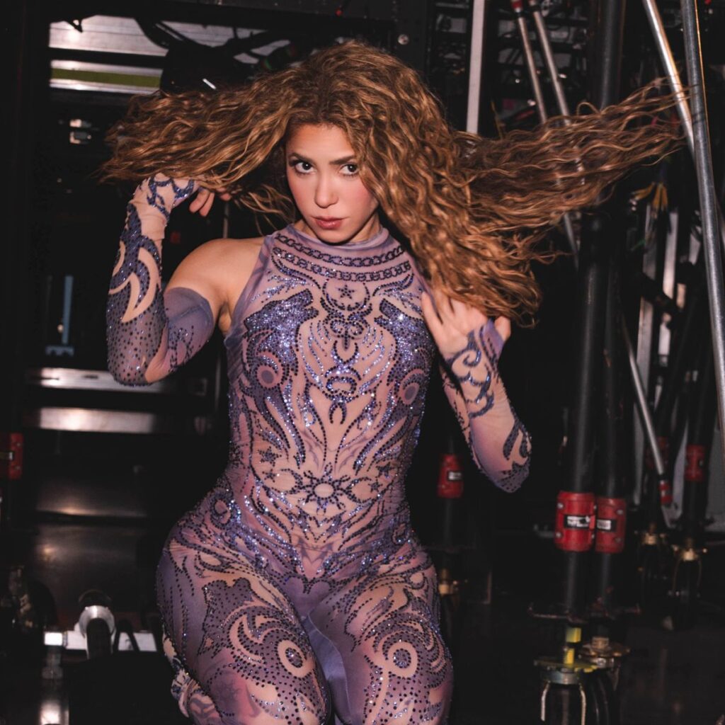 Cómo tener los rizos definidos como Shakira
