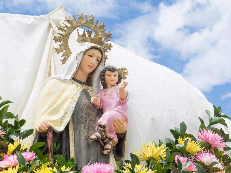 Por qué se celebra a la Virgen del Carmen el 16 de julio y qué se le pide
