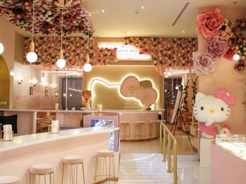 Cafetería de Hello Kitty café en CDMX