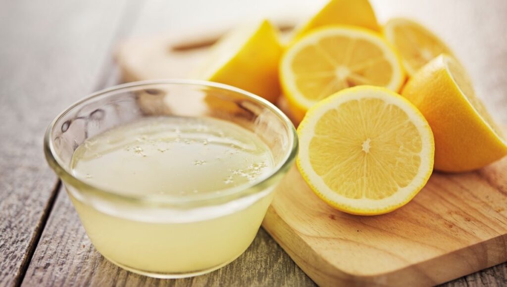 Beneficios de tomar jugo de limón en ayunas