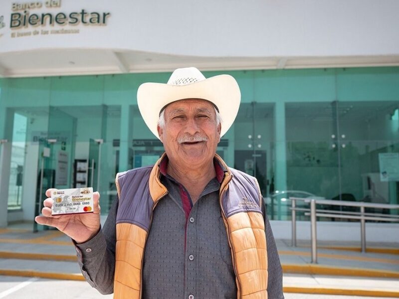 Pensión Bienestar niega depósito de 5 mil pesos