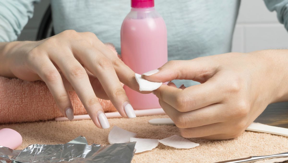 Guía de paso a paso para quitar el gel en casa sin dañar las uñas