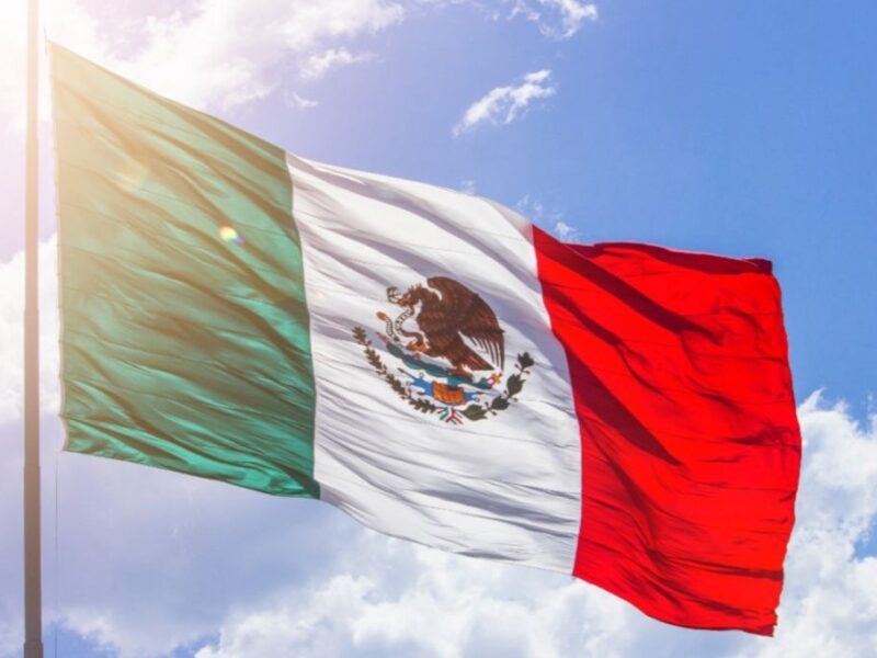 frases y mensajes cortos para la escuela y redes por el día de la bandera de méxico