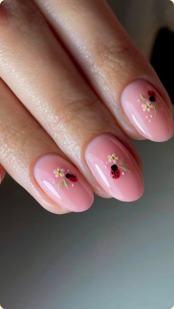 ideas uñas almendra soft para manos pequeñas