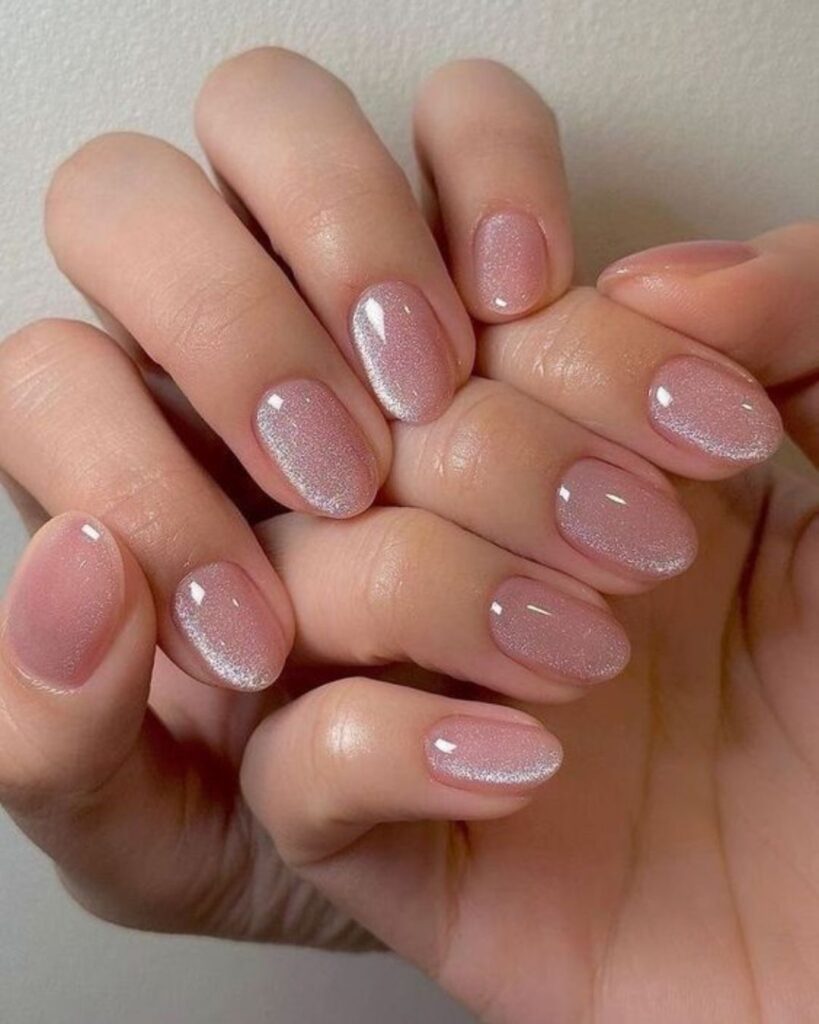 diseños de uñas cortas elegantes para llevar en abril de 2026