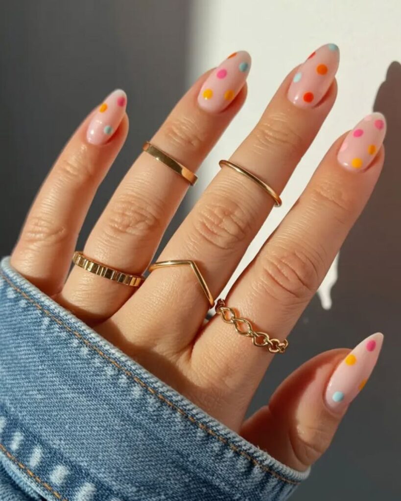 Diseños de uñas elegantes y sencillos para marzo de 2026