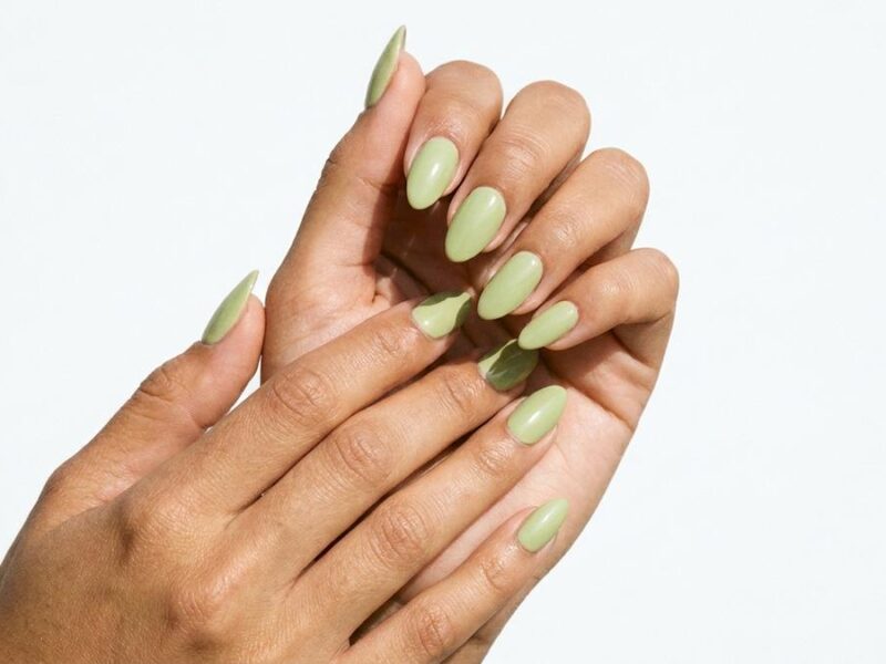 Uñas Pistacho: La Manicura Fresca que Favorece a Todas
